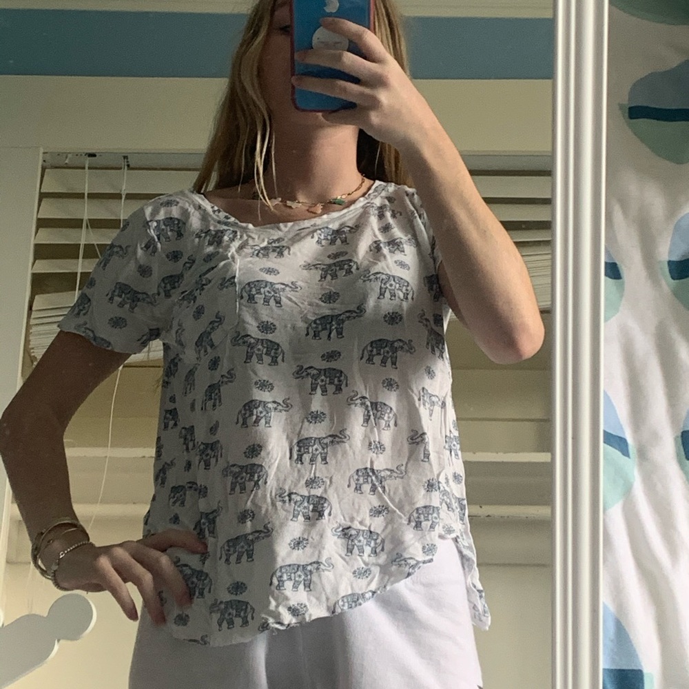 Hollister patterned t shirt